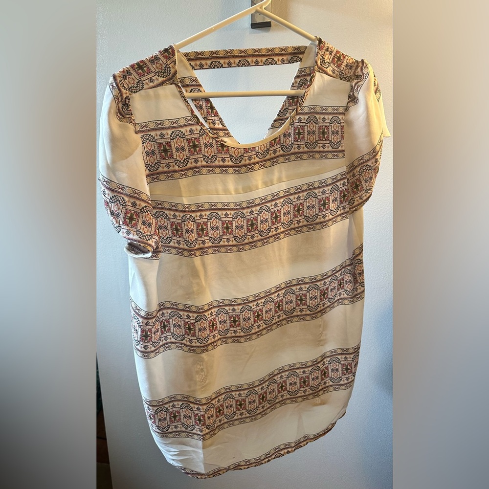 The Loft Size Medium Boho Print Women’s Short Sleeve Shirt